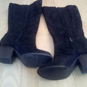 Black Women's Knee-High Boots Size 7.5 M